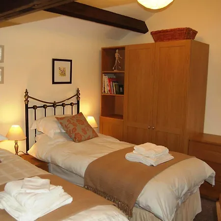 Nuthatch بيت للعطل