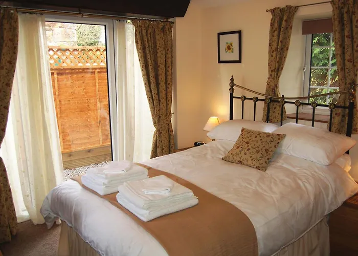 بيت للعطل Nuthatch